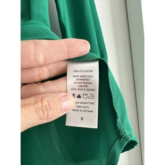 PLEIONE Women's Solid Kelly Green Mid Sleeve Blouse Size Small NWT - Picture 4 of 5